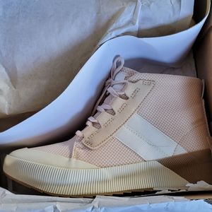 Sorel womean Out and About